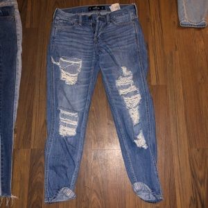 hollister ripped boyfriend jeans